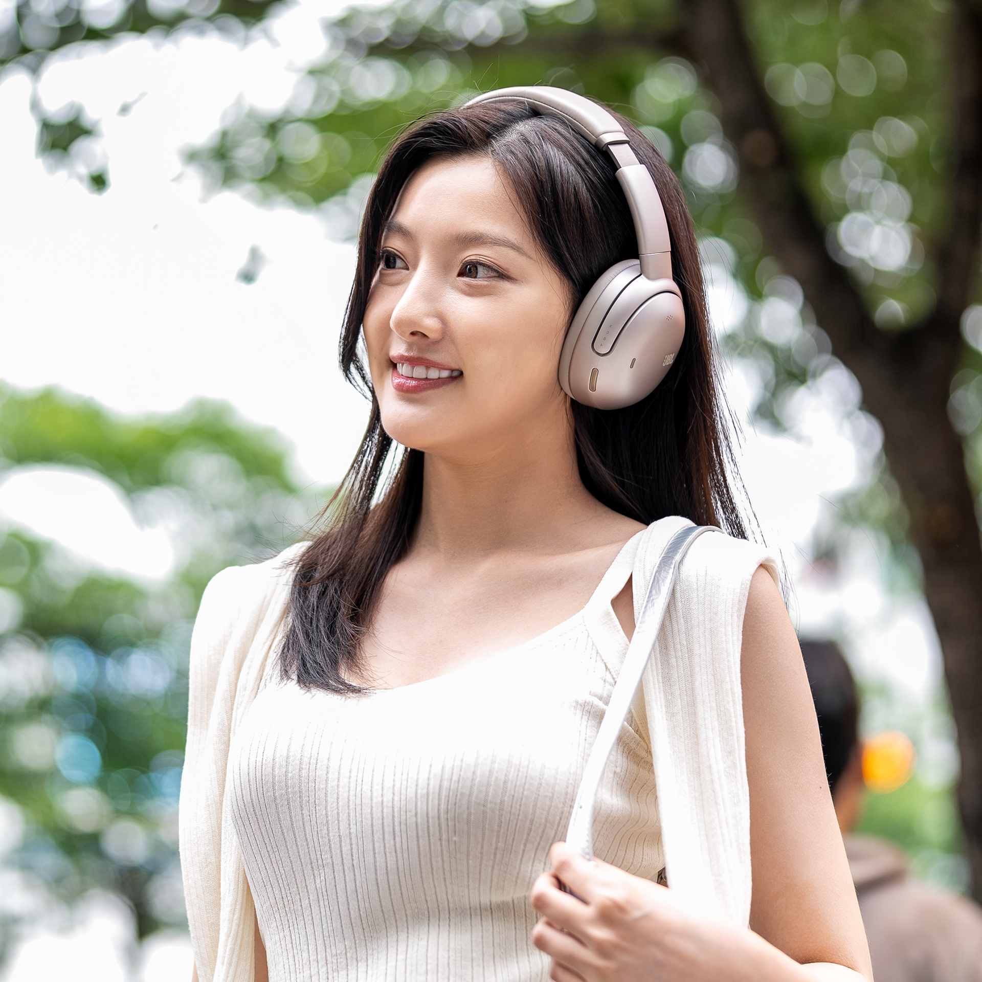 삼성공식파트너 JBL TOUR ONE M3 블루투스 헤드셋 무선 헤드폰 라떼 상세 이미지 2